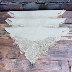 Set of 3 Vintage Linen Luncheon Napkins Scalloped Cut-Work‎ Embroidered Corner